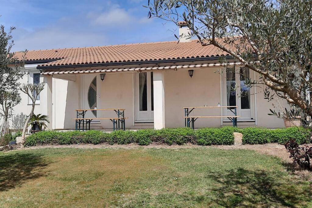 Villa L'Estel En Campagne Avec Piscine Privee Proche Arles Et Avignon Tarascon Exterior photo